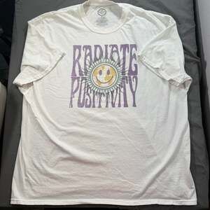 DOM 'Radiate Positivity' Graphic T-Shirt